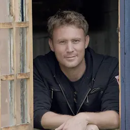 Portrait of Jason Hartman