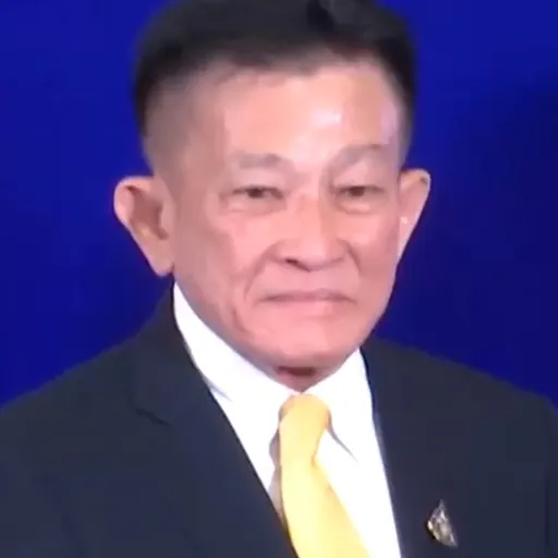 Portrait of Sompong Amornwiwat