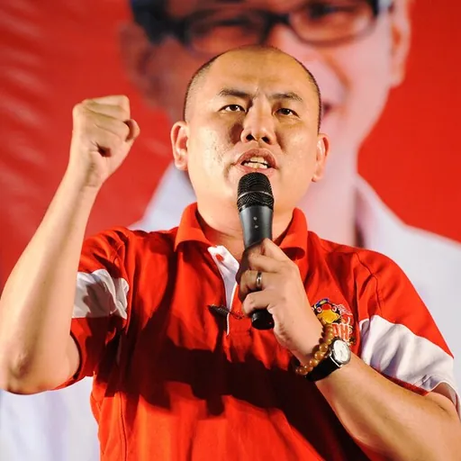 Portrait of Lau Weng San
