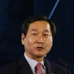 Portrait of Paul Yoo