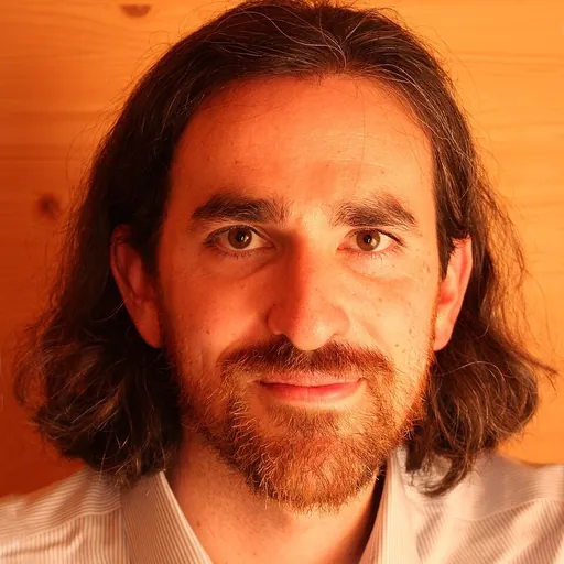 Portrait of Noah Charney