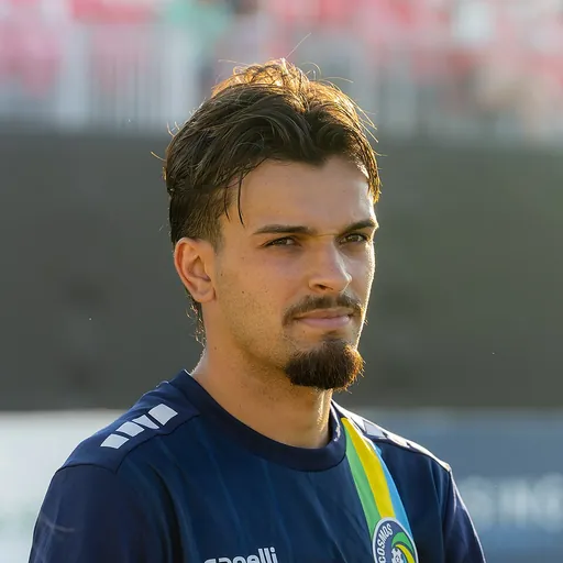 Portrait of Nick Mendonca