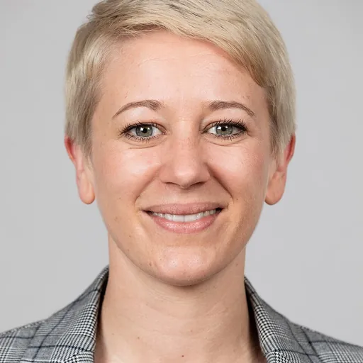 Portrait of Lena Arnoldt