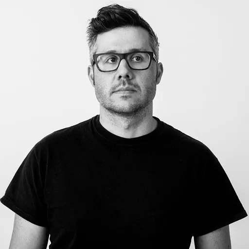 Portrait of Tom Hodge