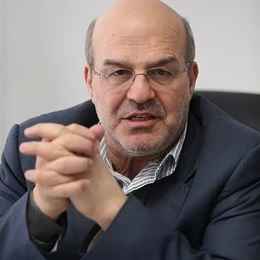 Portrait of Isa Kalantari