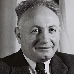 Portrait of Binyamin Avniel