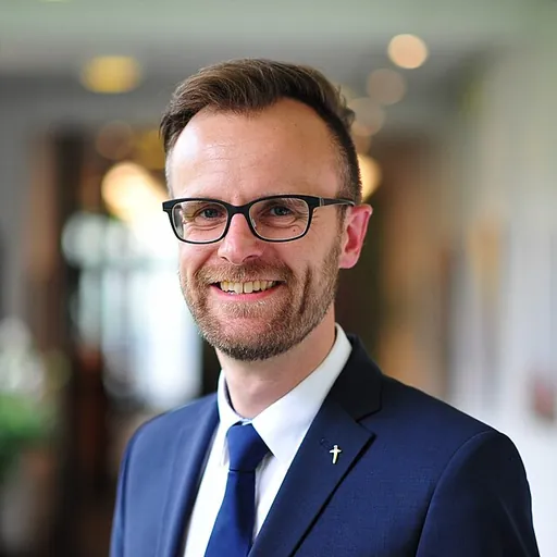 Portrait of Lars Müller-Marienburg