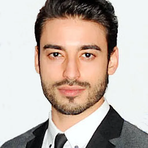 Portrait of Jade Hassouné