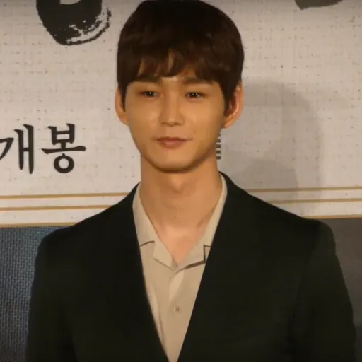 Portrait of Lee Won-geun