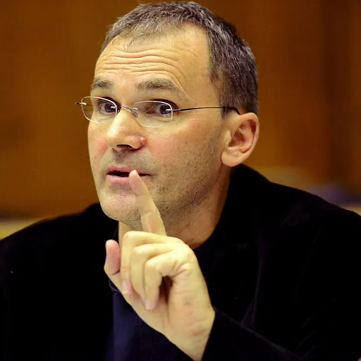 Portrait of Denis Scuto