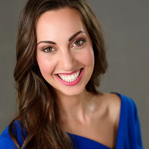 Portrait of Vanessa Van Edwards