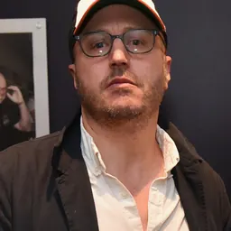 Portrait of Roger Bennett