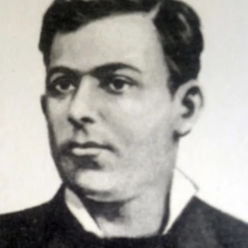 Portrait of Visar Dodani