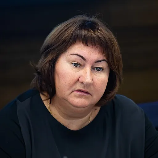 Portrait of Yelena Välbe