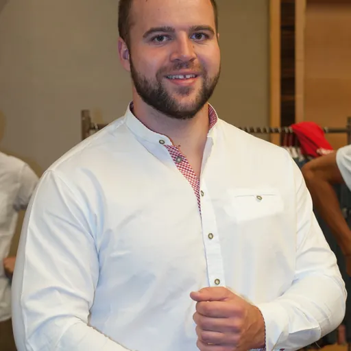 Portrait of Lukas Weißhaidinger