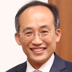 Portrait of Choo Kyung-ho