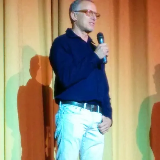 Portrait of Rob Epstein