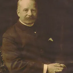Portrait of Arnold Diestel