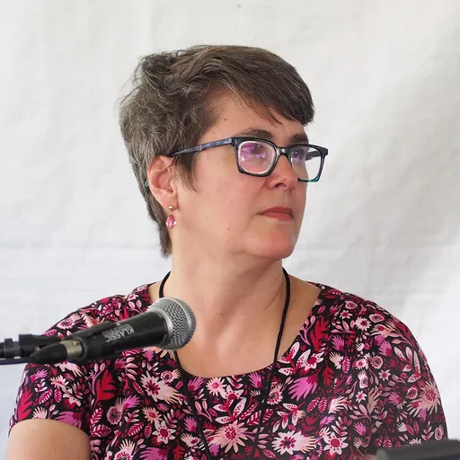 Portrait of Lesley Wheeler
