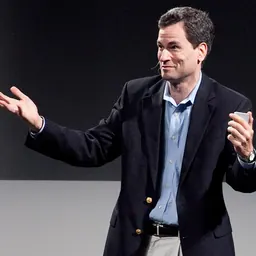 Portrait of David Pogue