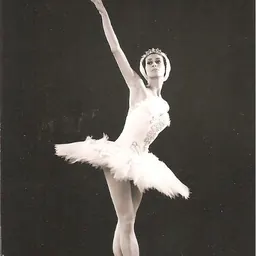 Portrait of Deanne Bergsma