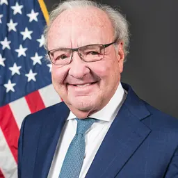 Portrait of Tom Hicks