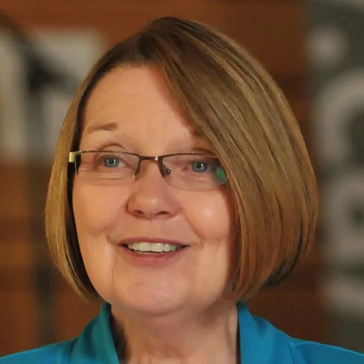 Portrait of Shirley Bond