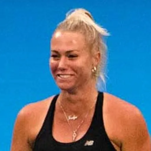 Portrait of Jaslyn Hewitt