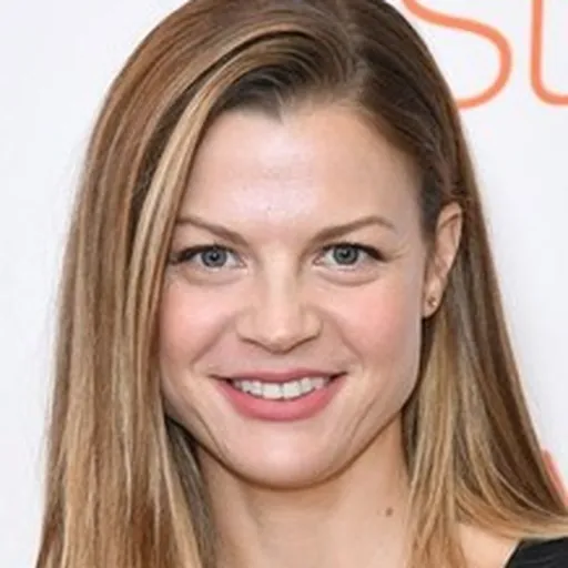 Portrait of Stephanie Lemelin