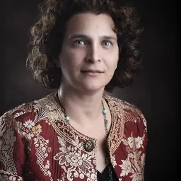 Portrait of Karine Nahon