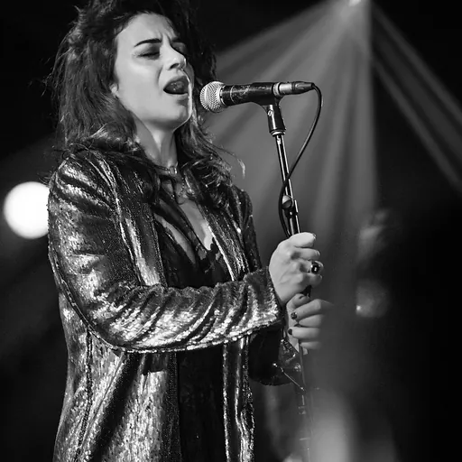 Portrait of Ninet Tayeb