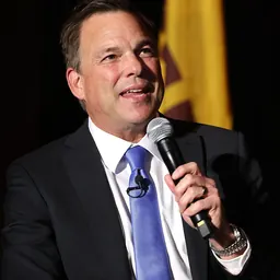 Portrait of Troy Hayden