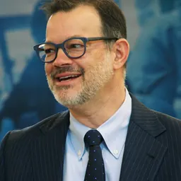 Portrait of Andrew Cohen