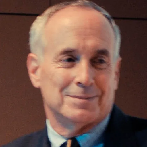 Portrait of Laurence Kotlikoff