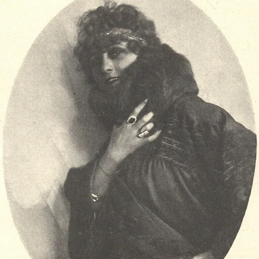 Portrait of Mizzi Günther