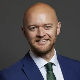 Portrait of Jonathan Hinder
