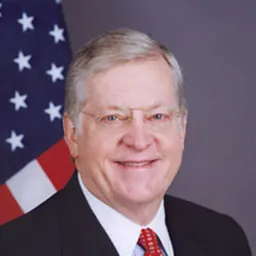 Portrait of Tom Schieffer
