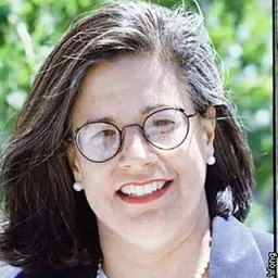 Portrait of Susan Leal