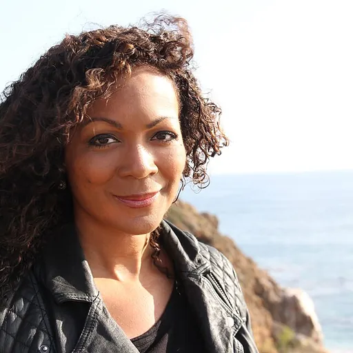 Portrait of Cynthia Bond
