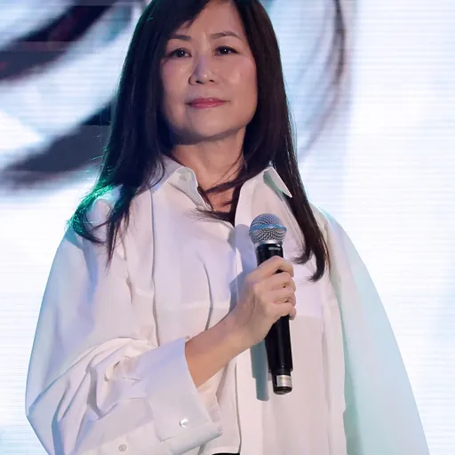 Portrait of Samantha Lam