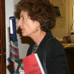 Portrait of Evelyne Huber