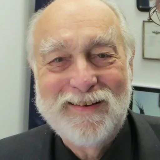 Portrait of Bob Lynn