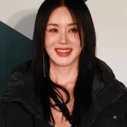 Portrait of Uhm Jeong-hwa