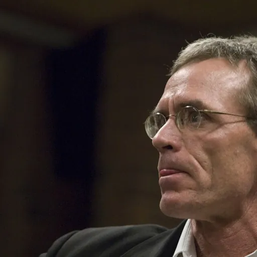 Portrait of Scott Carrier