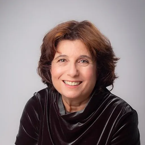 Portrait of Iris Shagrir