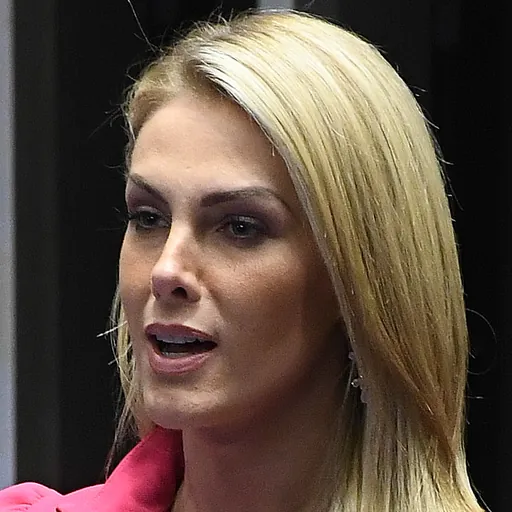 Portrait of Ana Hickmann