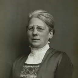 Portrait of Nina Bang