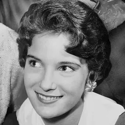 Portrait of Lynda Lee Mead