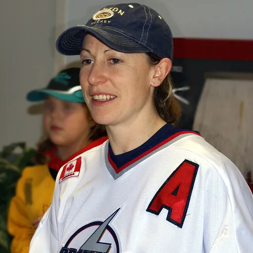 Portrait of Jayna Hefford