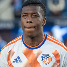 Portrait of Teenage Hadebe